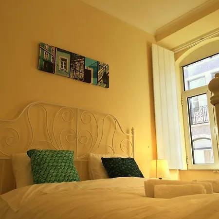 Secret & Charming Sao Bento Flat Lisbona