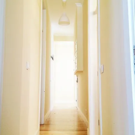 Lisbon Secret & Charming Sao Bento Flat Daire